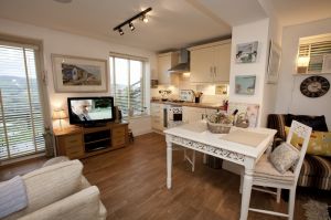 cowslip retreat 12.jpg